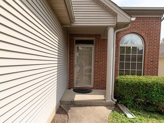 2nd image of 328 Cedar Mill Cir