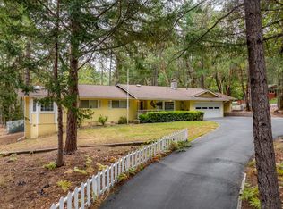 310 Surrey Dr, Grants Pass, OR 97526
