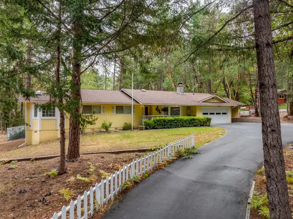 310 Surrey Dr, Grants Pass, OR 97526