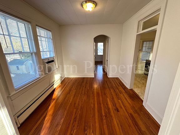 5th image of 647 Irving St APT 3