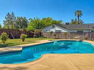1315 Mistletoe Ln, Redding, CA 96002