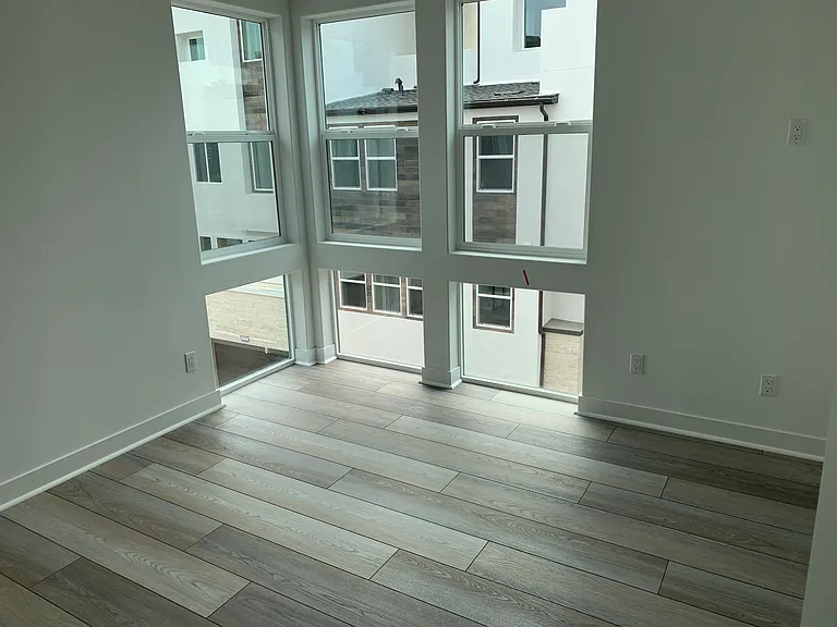 2702 Via Avella Dr — Photo 2