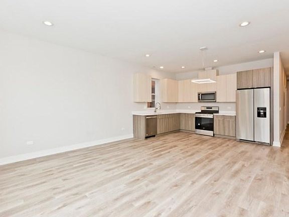 2nd image of 2729 N Ashland Ave #3bhzf91t0