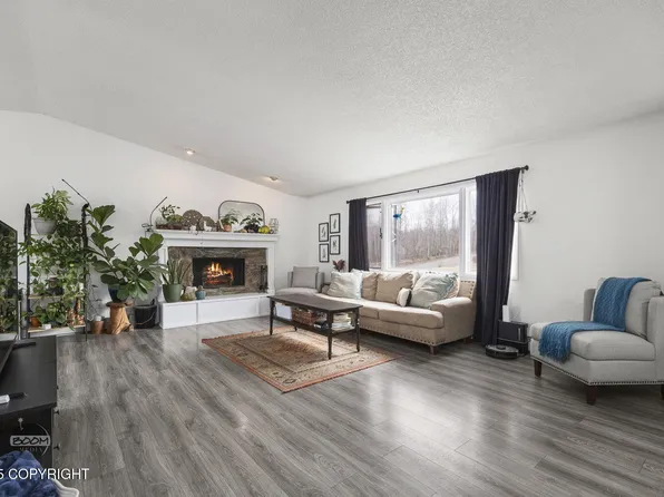 7025 Fredricks Dr, Anchorage, AK 99504
