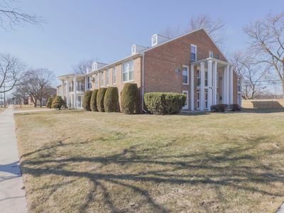 2230 W Forteen Mile Rd APT 26, Royal Oak, MI, 48073