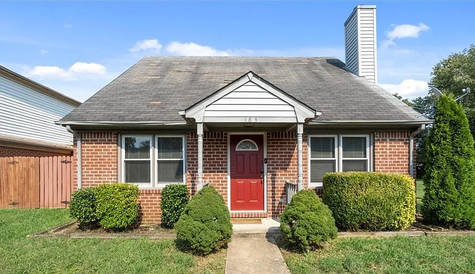 183 Loch Cir