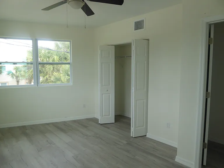 219 S Grandview Ave — Photo 19