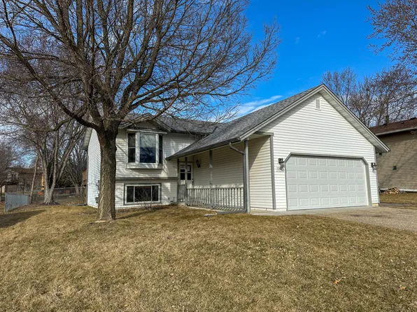 17392 Rustic Hills Dr, Eden Prairie, MN 55346