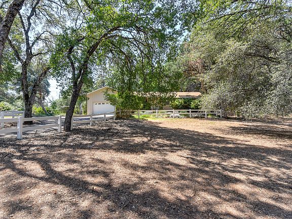 2nd image of 2540 Gayle Ln