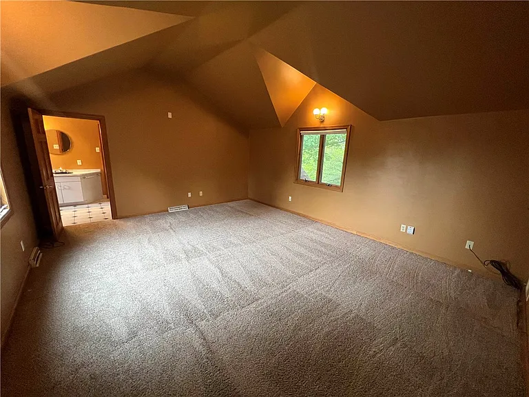 127 Westland Dr — Photo 22