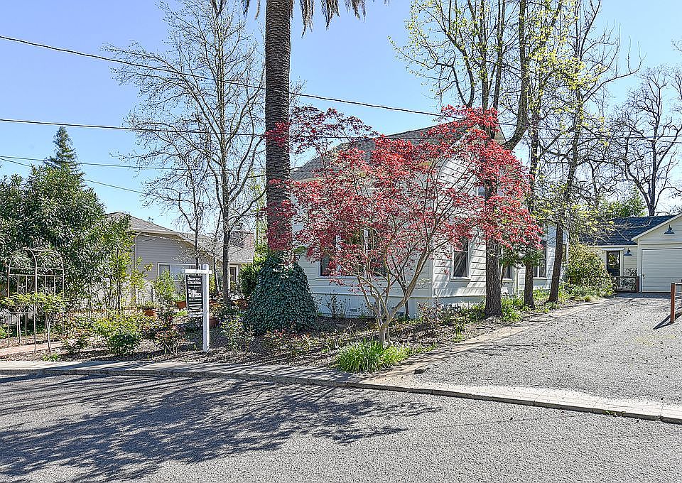 2nd image of 1653 Alexander Ct