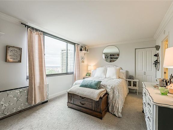 3rd image of 700 E 8th St Unit 9B