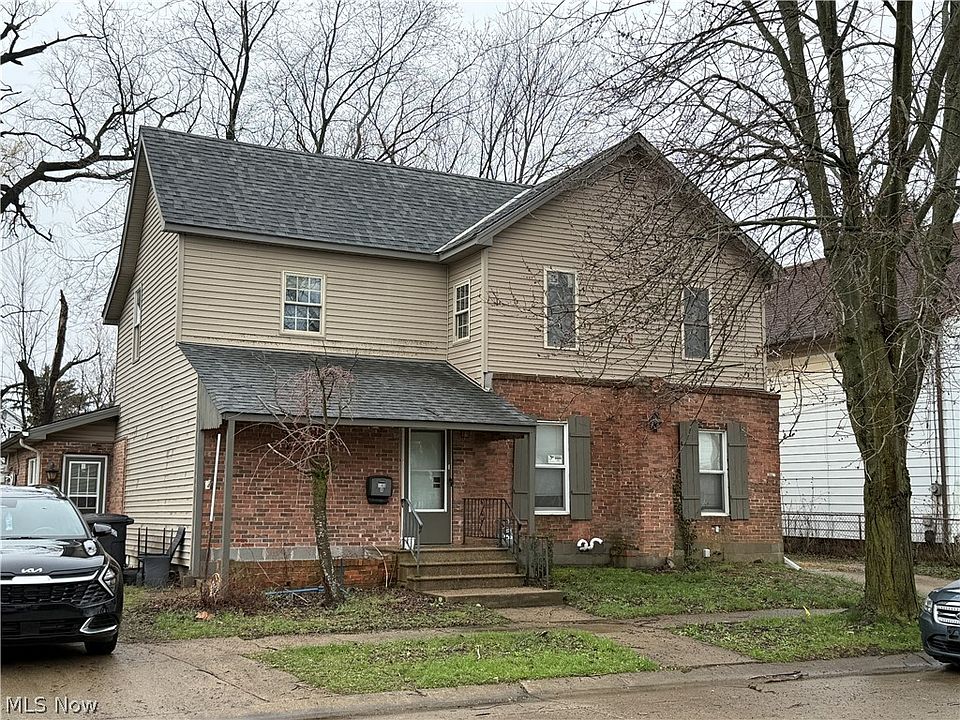 1st image of 140 School St