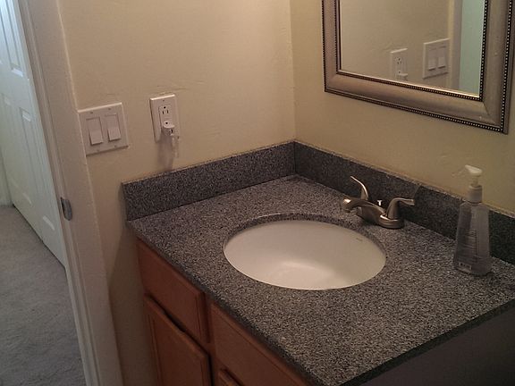 5th image of 2505 S Melville Dr