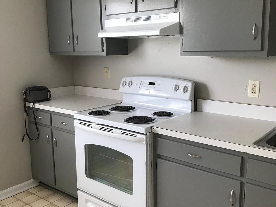 2nd image of 259 Woodhill Ln #4