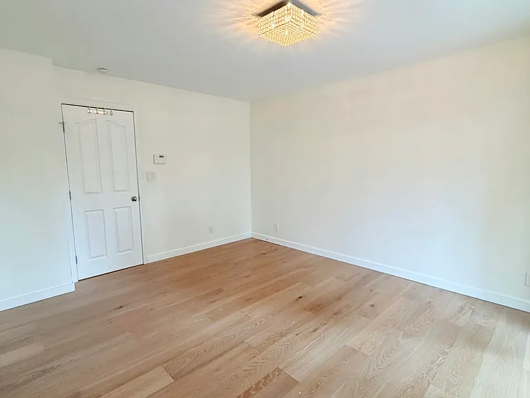2819 Yarmouth Way — Photo 13