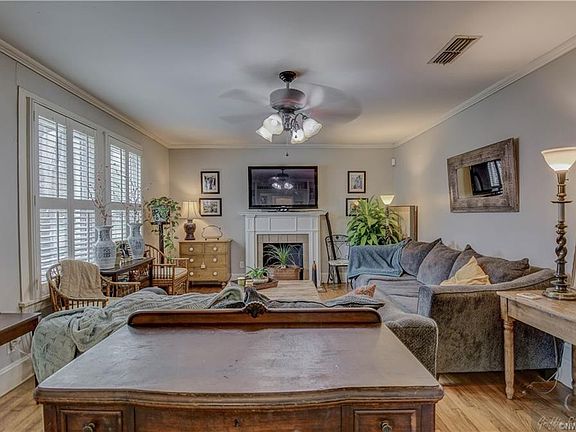 3rd image of 512 Dudley Dr