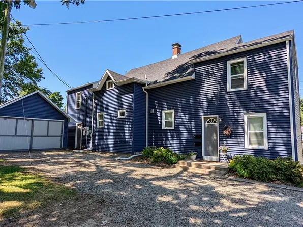 344 W Van Buren Ave, Charleston, IL 61920