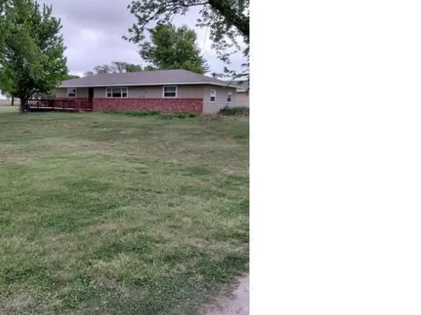 894 14th Ave, McPherson, KS 67460