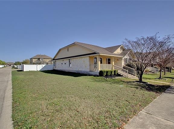 2nd image of 400 Yucca House Dr