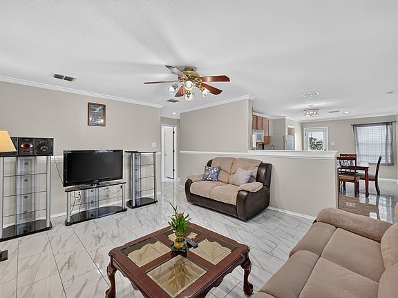 4th image of 1509 Castle Ridge Rd