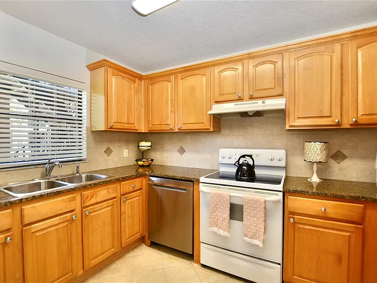 6150 Gulfport Blvd S — Photo 20