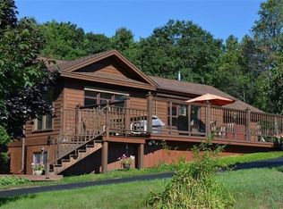 4240 Pinehill Dr, Harbor Springs, MI 49740