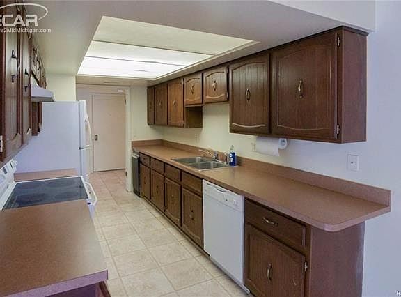 5th image of 4471 Laurel Club Cir