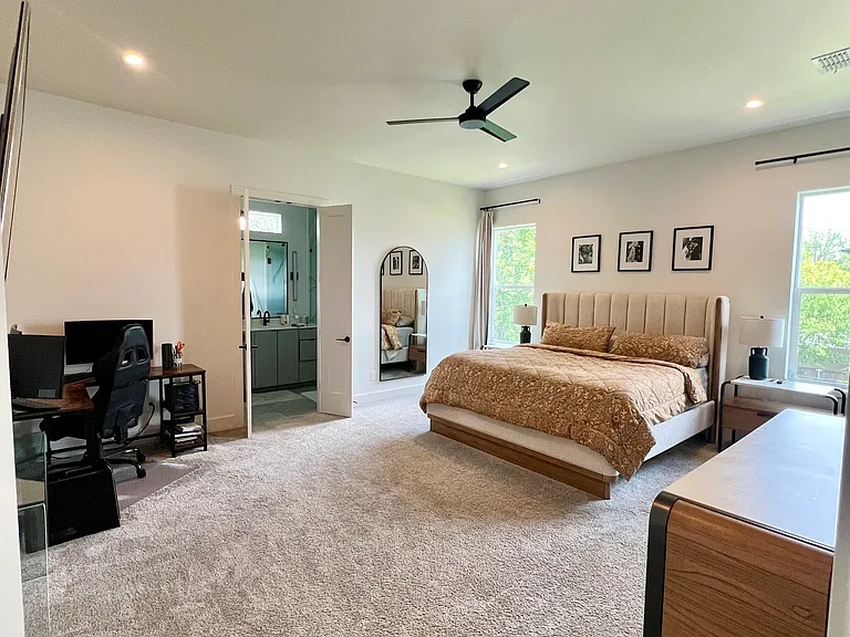 2407 Crossman Ave — Photo 11
