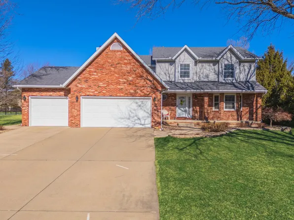 28 Candle Ridge Rd, Towanda, IL 61776