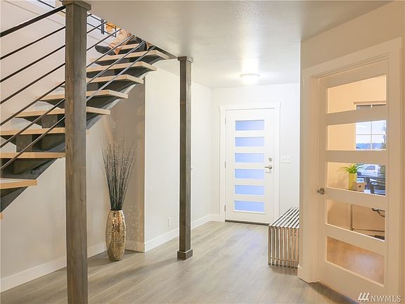 5th image of 20209 16th Ave E