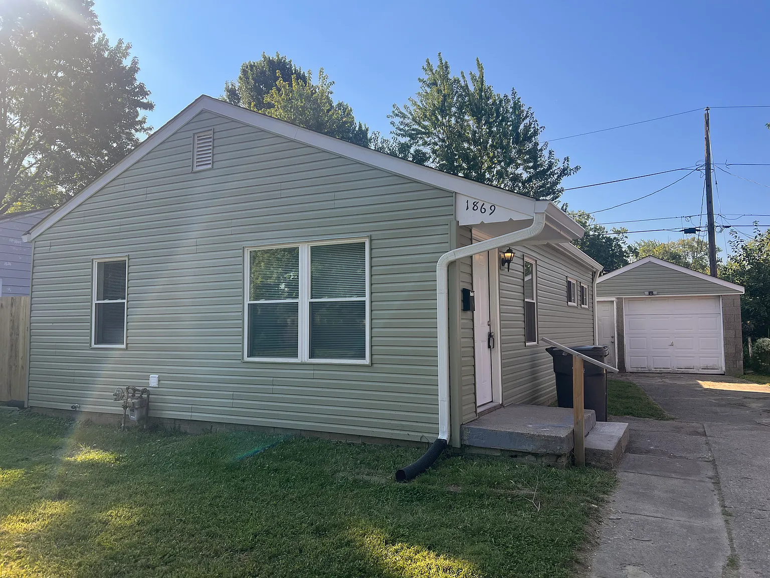 2 bed, 768 sqft, $1,350 — Photo 2