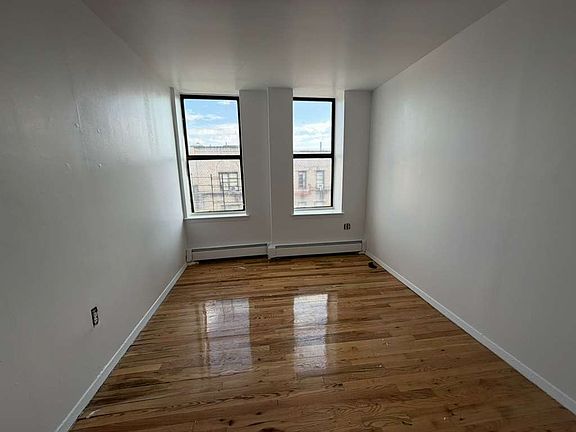 2nd image of 1264 Sheridan Ave APT 6D