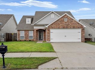 40 E Fairlane Pl, Sapulpa, OK 74066