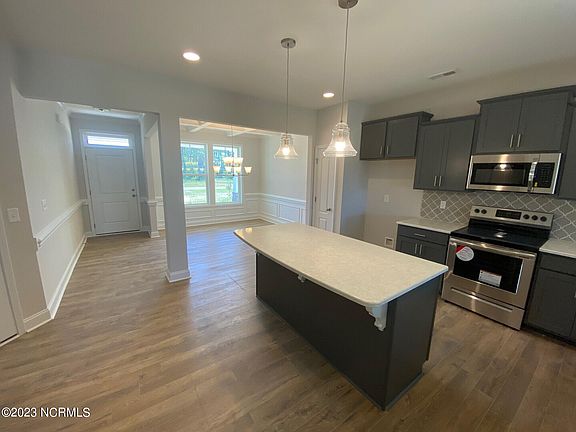 5th image of 125 Sweet Grass Ln
