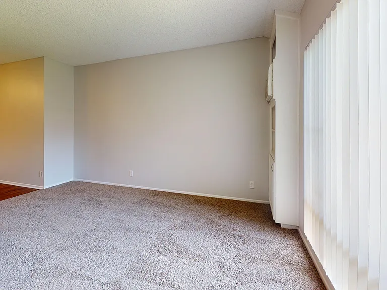 Charter Oaks Apartments — Photo 6