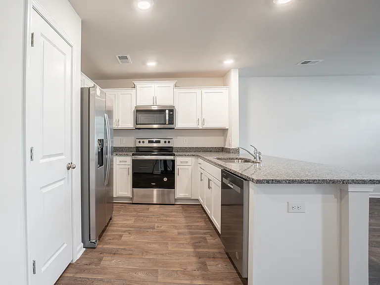 246 Wall St — Photo 19