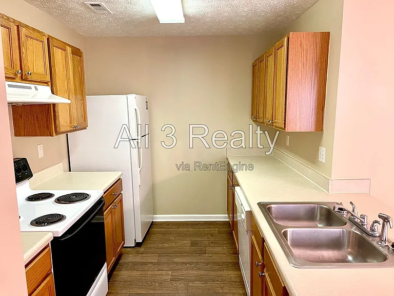 3022 Waldrop Cir — Photo 7