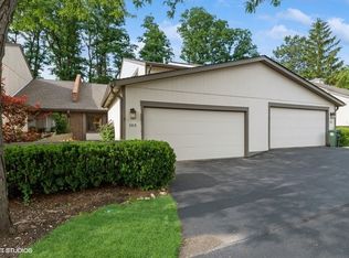 103 Viola Ct, Rolling Meadows, IL 60008