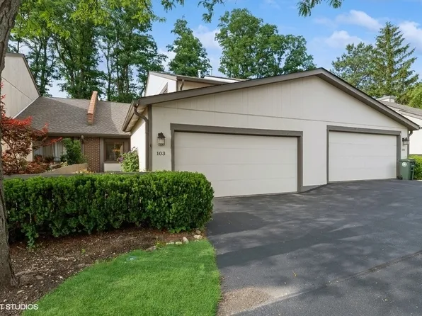 103 Viola Ct, Rolling Meadows, IL 60008