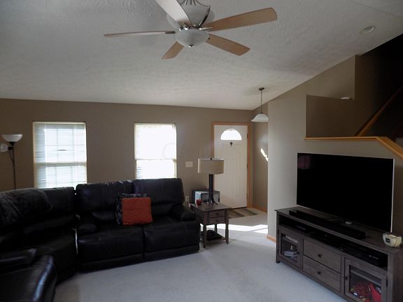 3rd image of 1970 Winding Hollow Dr