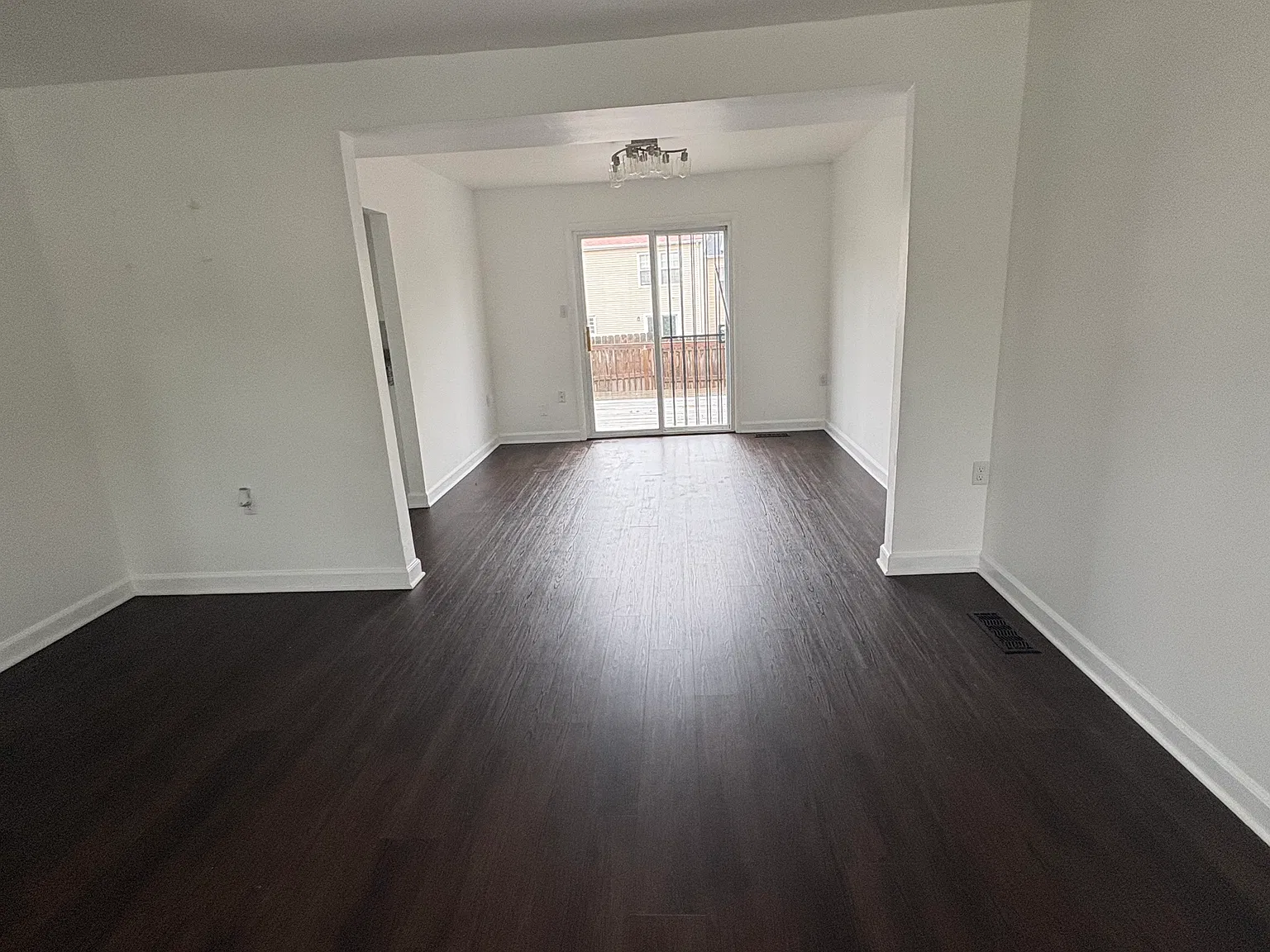 3 bed, 2.5 bath, 1859 sqft, $2,900 — Photo 3