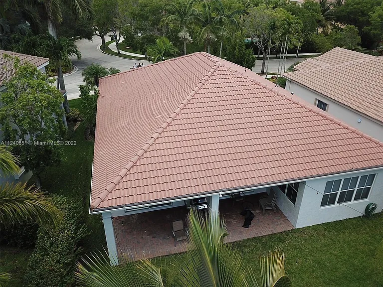 878 Lavender Cir — Photo 24