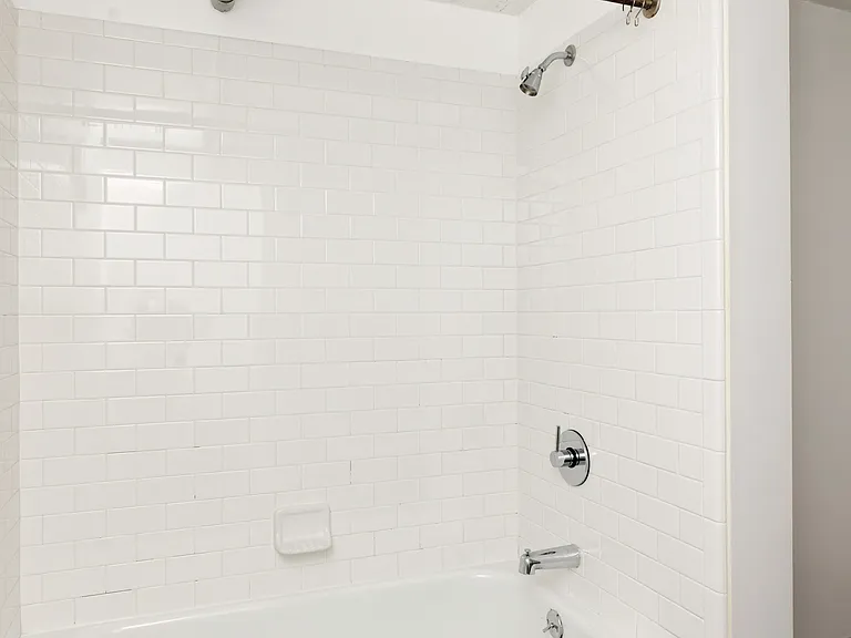 1201 Pine St #306 — Photo 20