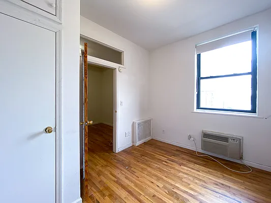 Rented by Compass | media 23