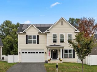 105 Ridgeway St, Fredericksburg, VA 22401