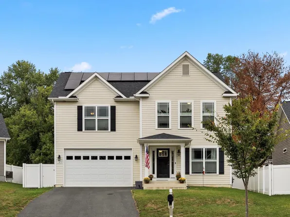 105 Ridgeway St, Fredericksburg, VA 22401