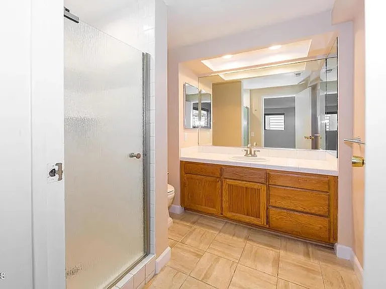 381 Highland Dr #1 — Photo 3