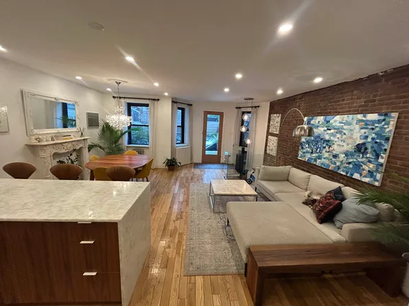 109 West 70th Street image 1 of 22