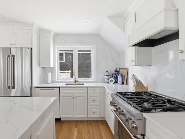 53 Lighthouse Rd, Scituate, MA 02066